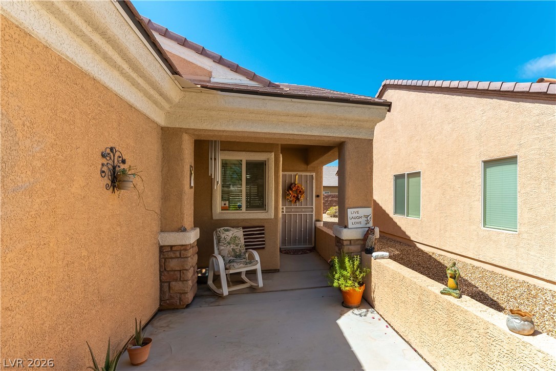 2109 Bay Thrush Way Property Photo 3
