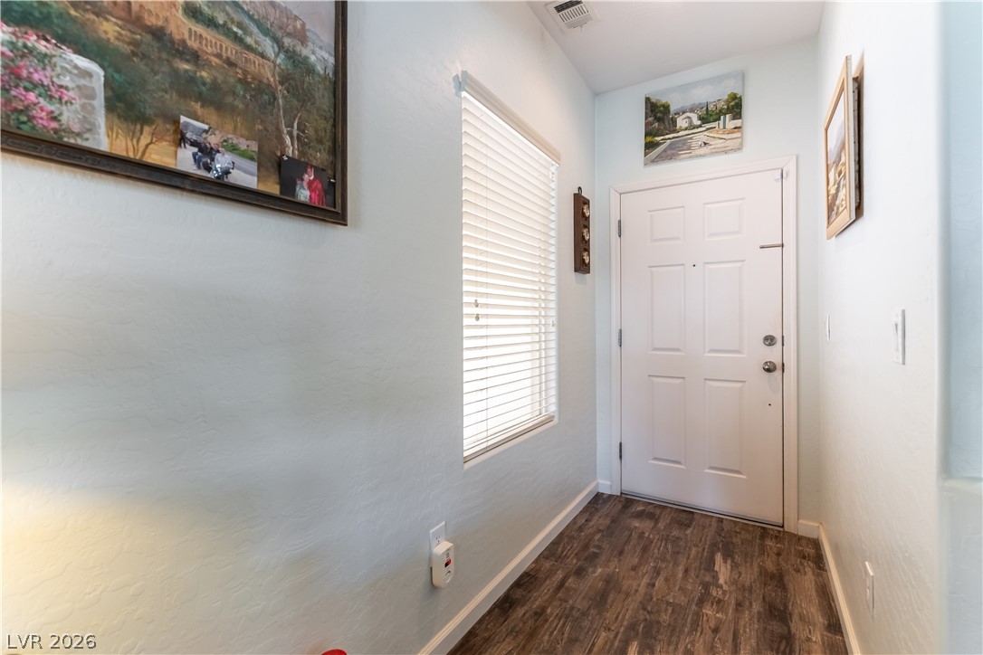 2109 Bay Thrush Way Property Photo 4