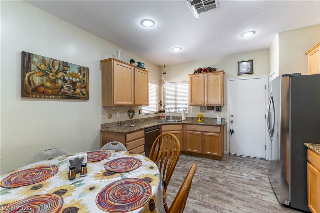2109 Bay Thrush Way Property Photo 8