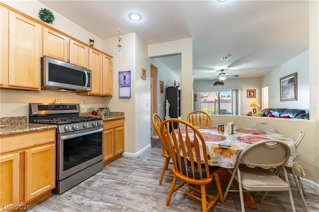2109 Bay Thrush Way Property Photo 12
