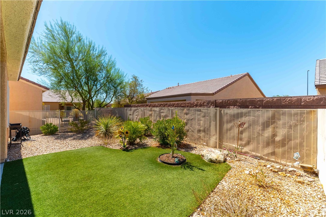 2109 Bay Thrush Way Property Photo 22