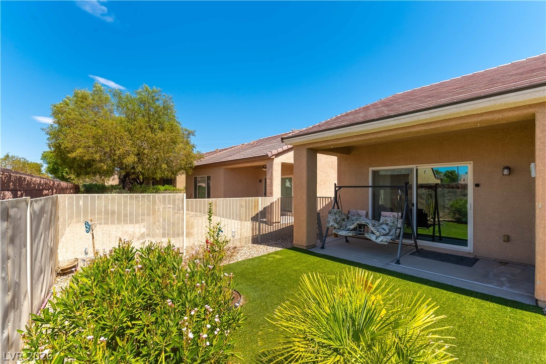 2109 Bay Thrush Way Property Photo 25