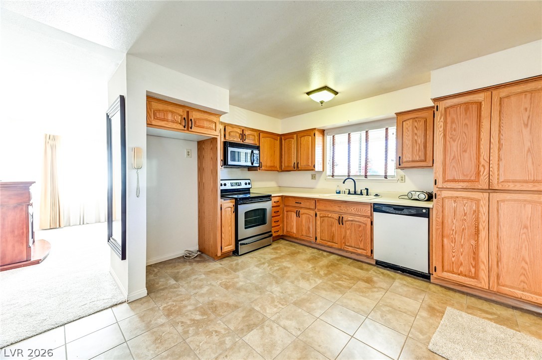 3701 East Carey Avenue Property Photo 5