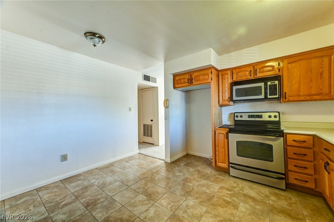 3701 East Carey Avenue Property Photo 6