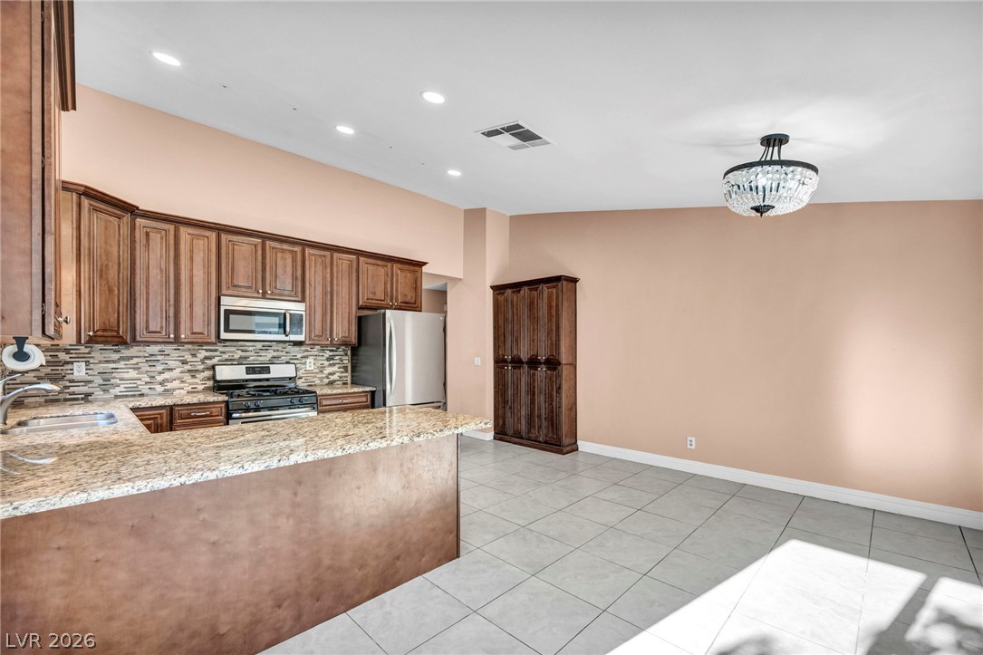 6237 Carmen Boulevard Property Photo 9