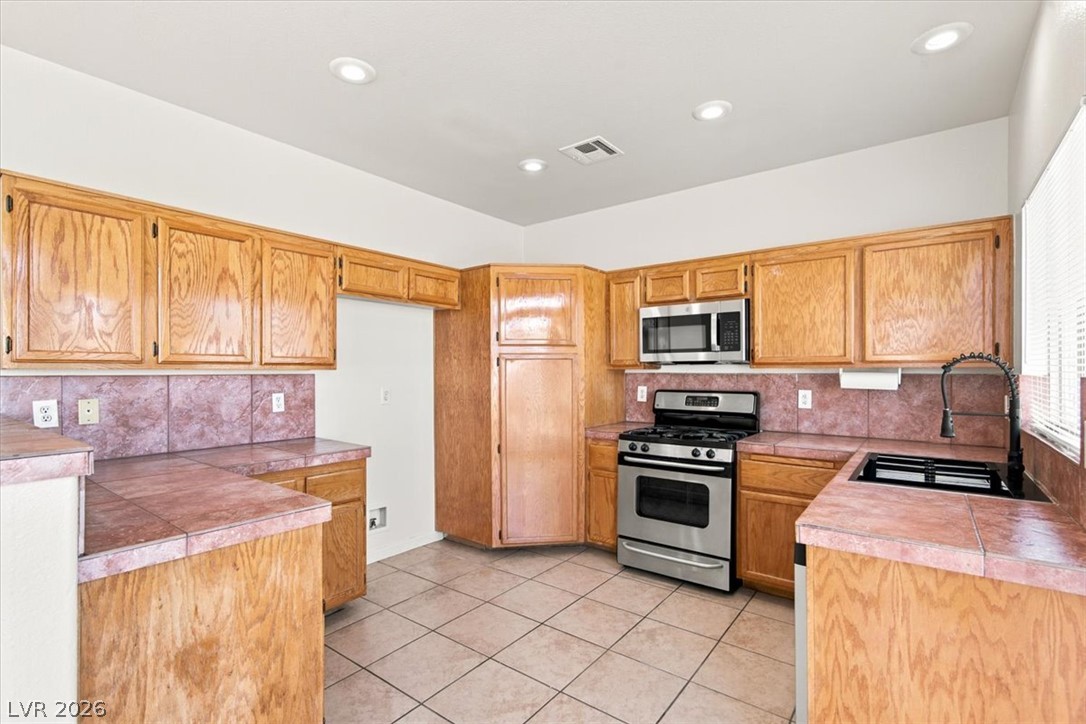 2576 Silver Shadow Drive Property Photo 10