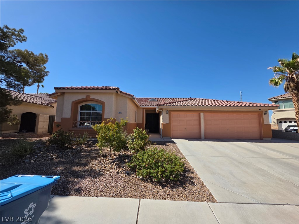 6323 Mahogany Peak Avenue Property Photo 3