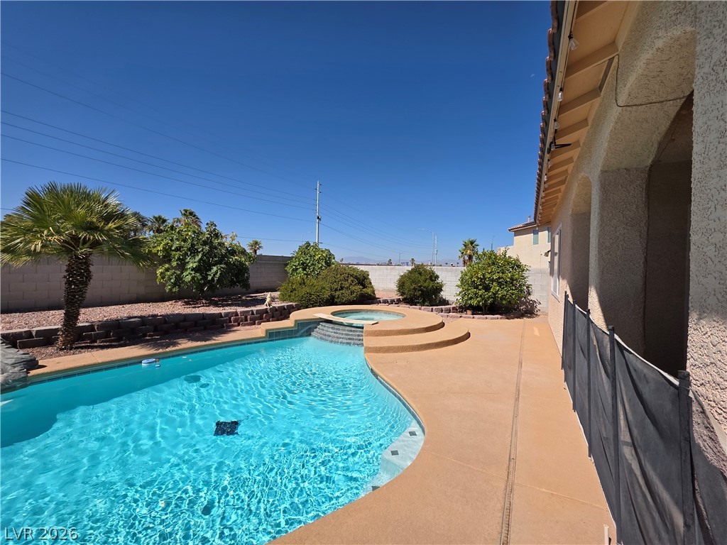 6323 Mahogany Peak Avenue Property Photo 11