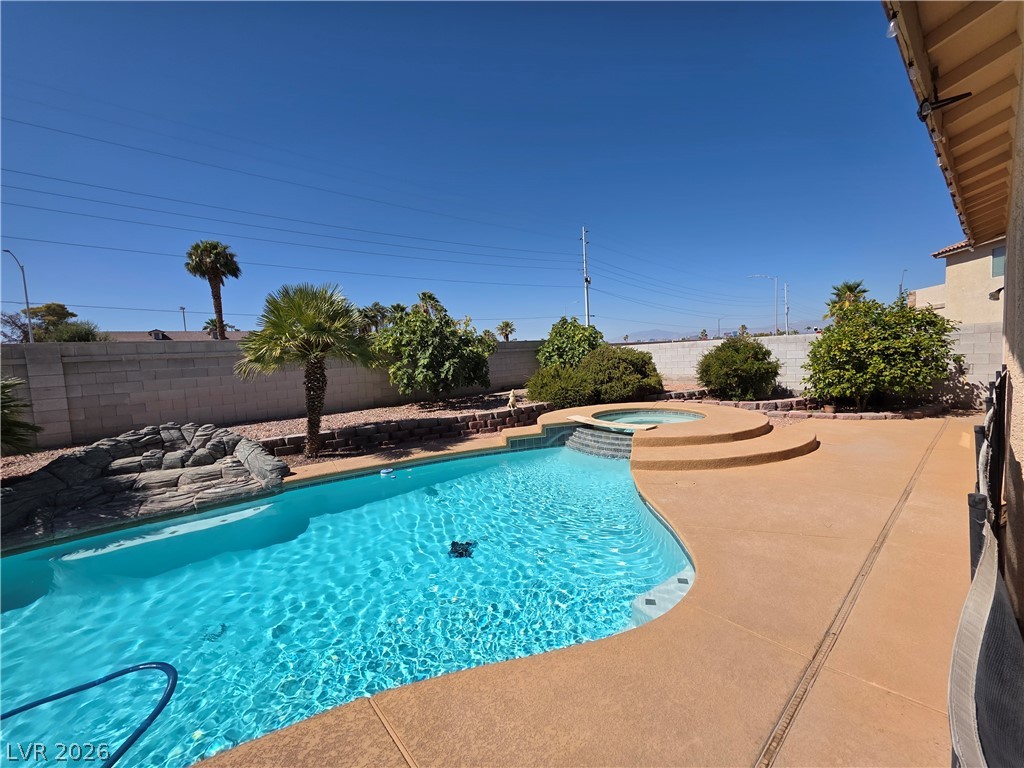 6323 Mahogany Peak Avenue Property Photo 12