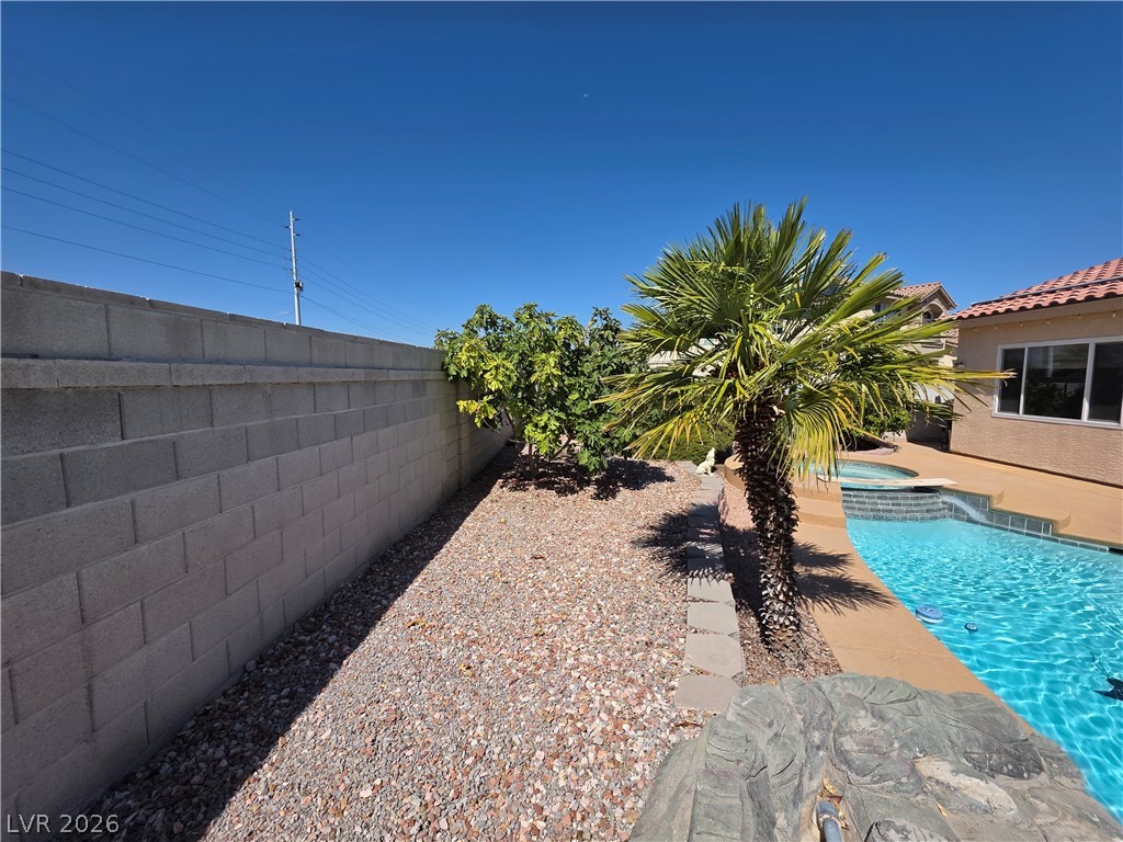 6323 Mahogany Peak Avenue Property Photo 18