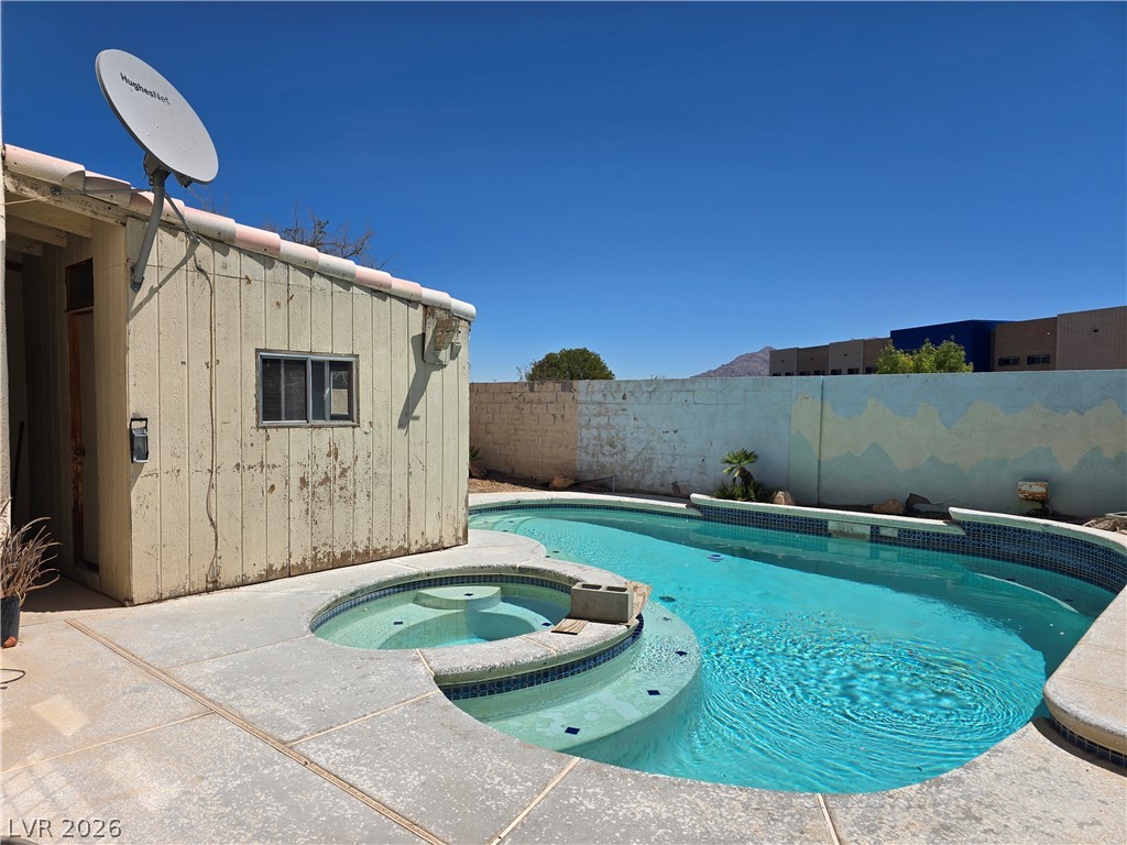 2042 Shannon Christine Drive Property Photo 2