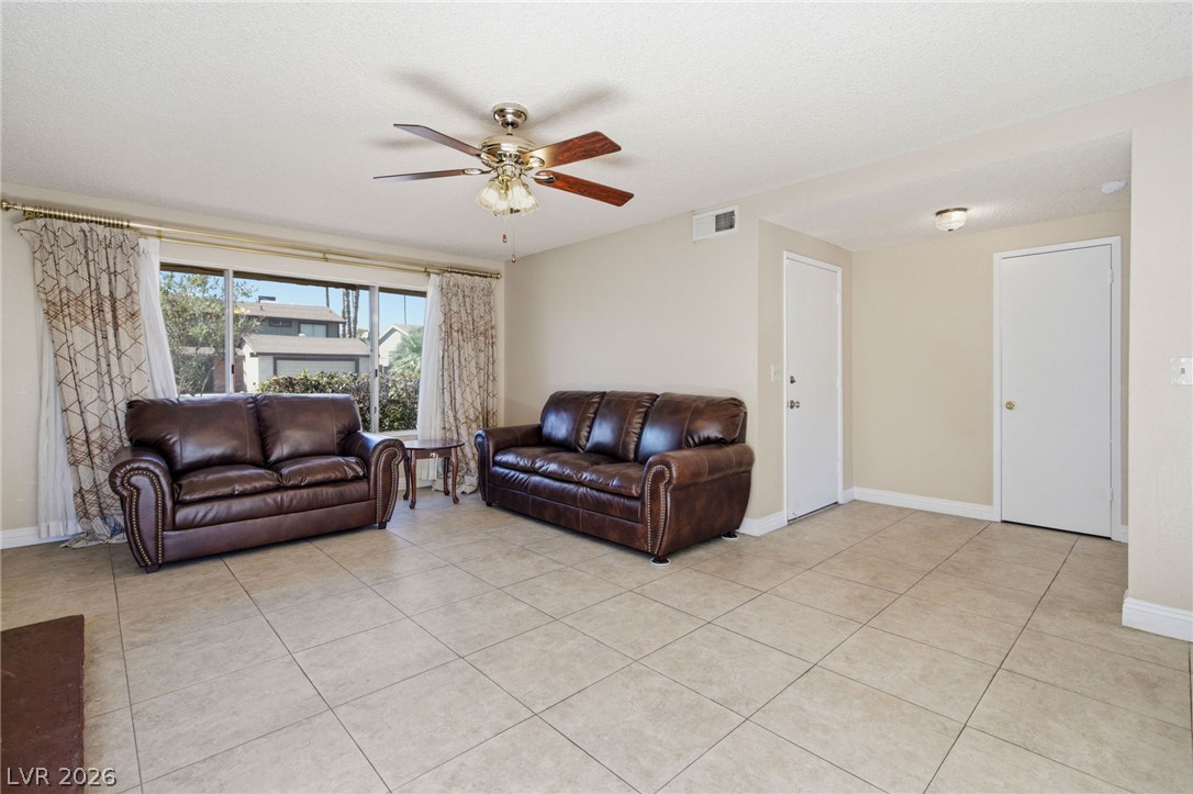 4014 Ridgewood Avenue Property Photo 4