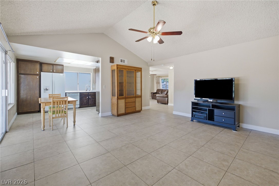 4014 Ridgewood Avenue Property Photo 9