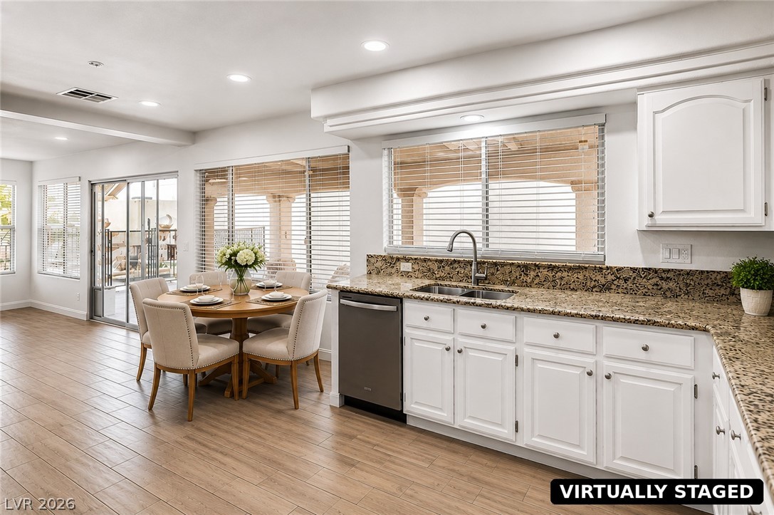 1601 Vespertina Court Property Photo 8