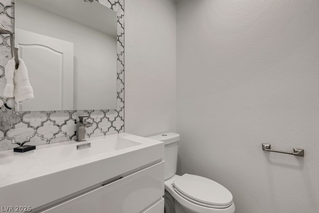 1601 Vespertina Court Property Photo 14