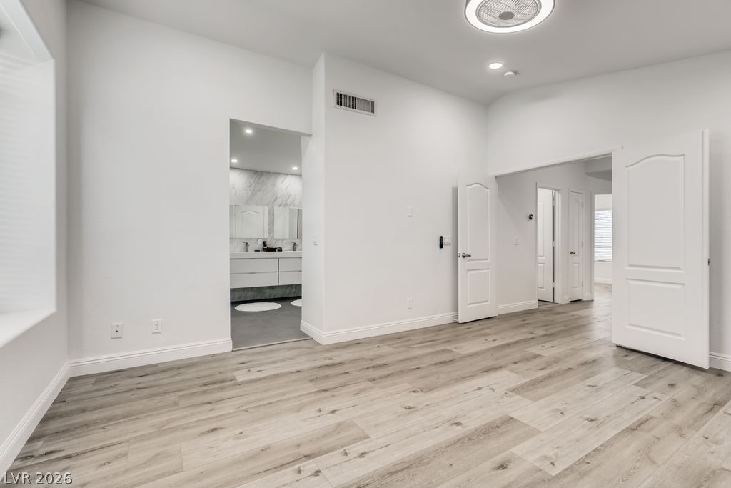 1601 Vespertina Court Property Photo 17