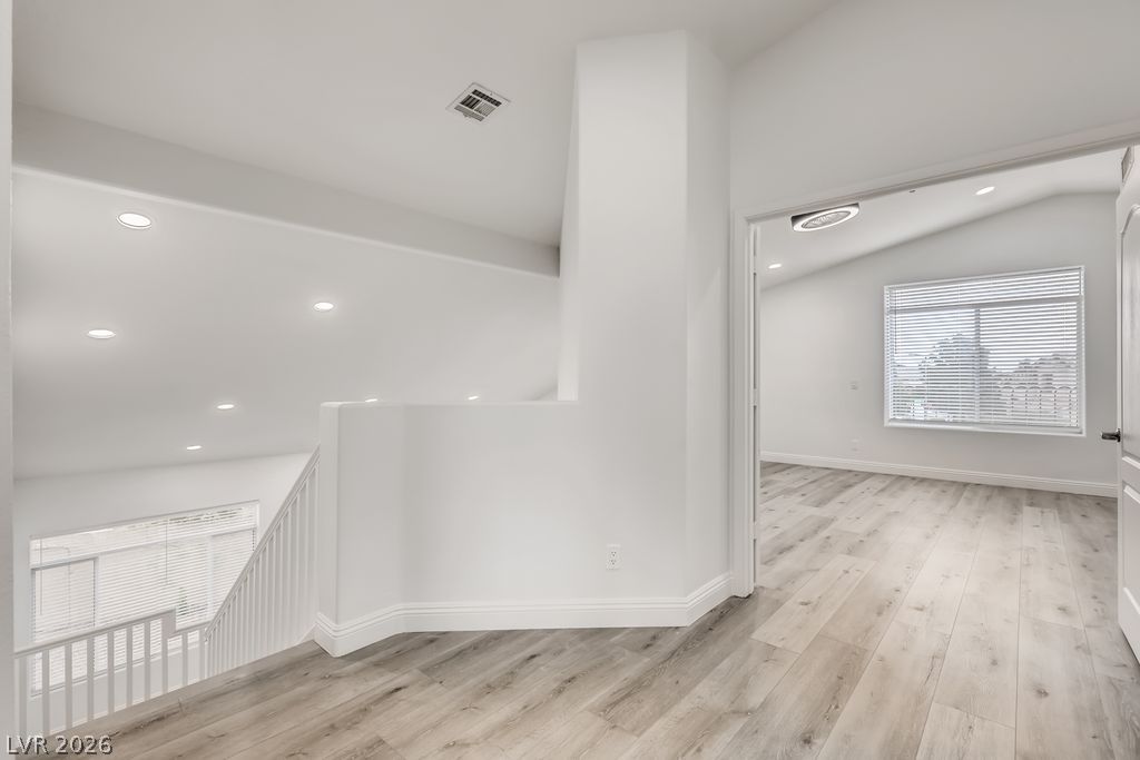 1601 Vespertina Court Property Photo 25