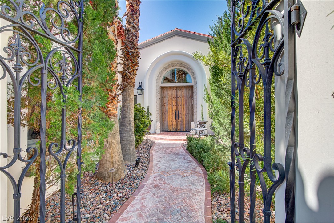 8628 Scarsdale Drive Property Photo 4