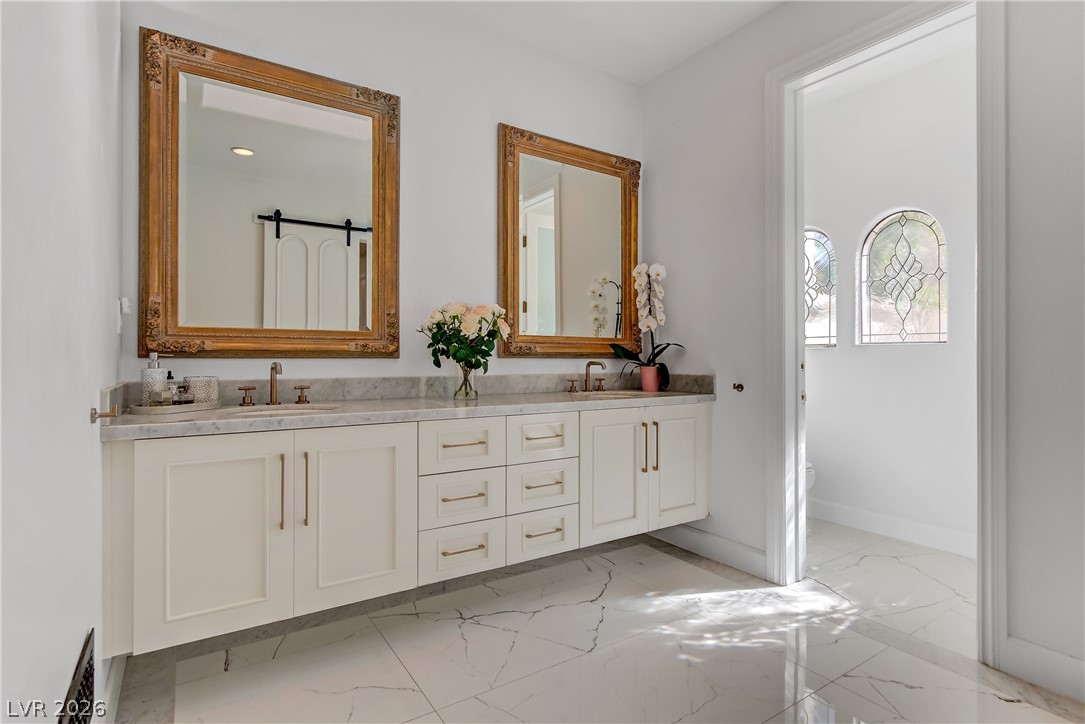 8628 Scarsdale Drive Property Photo 27