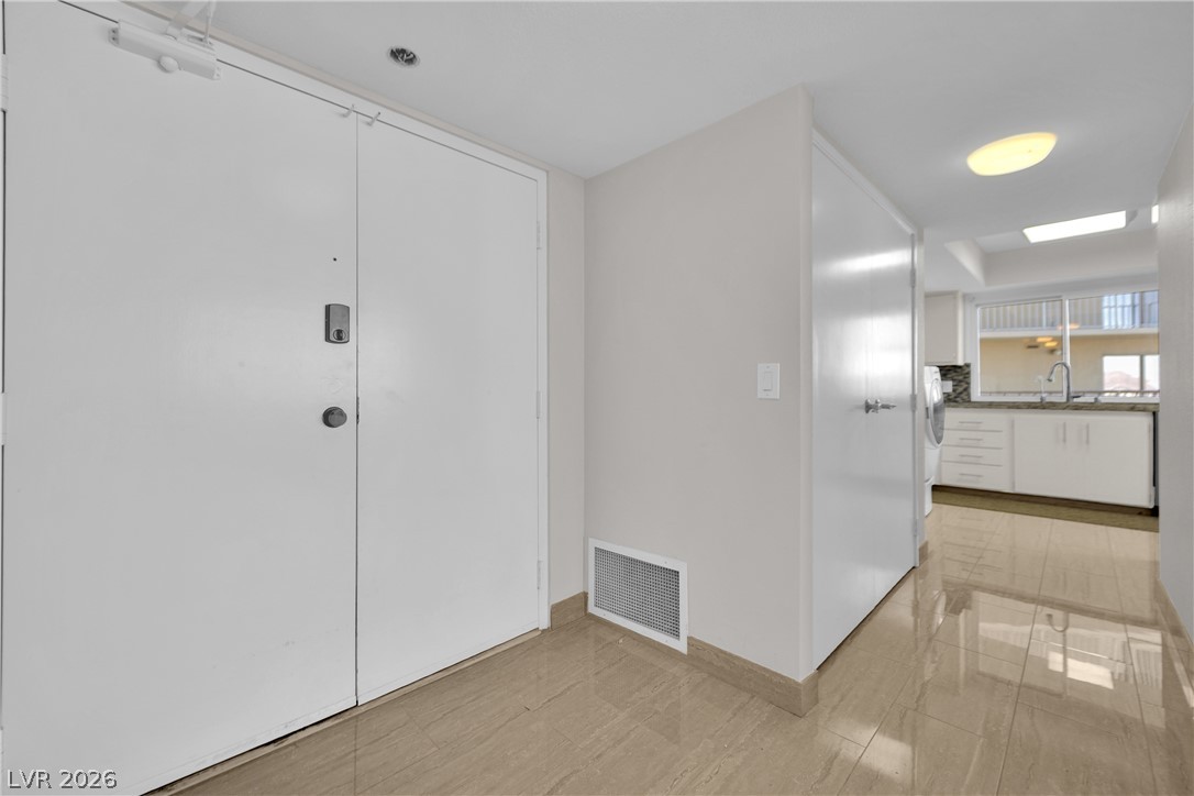 205 East Harmon Avenue 710 Property Photo 15