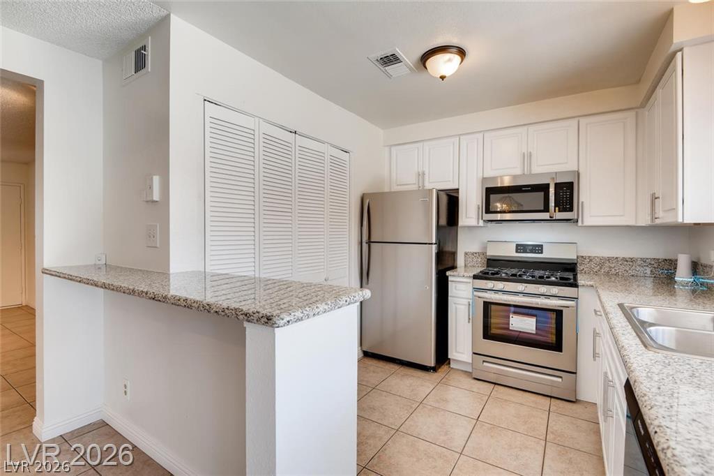 6156 Meadow Vista Lane Property Photo 11