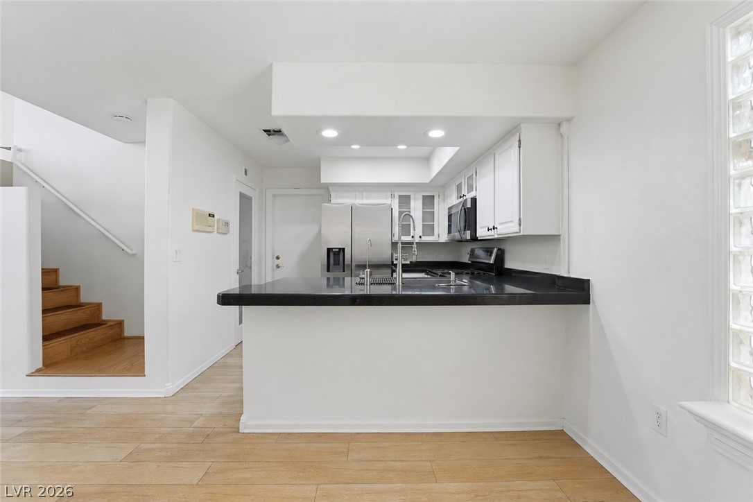 5251 Ladyhawk Way Property Photo 6