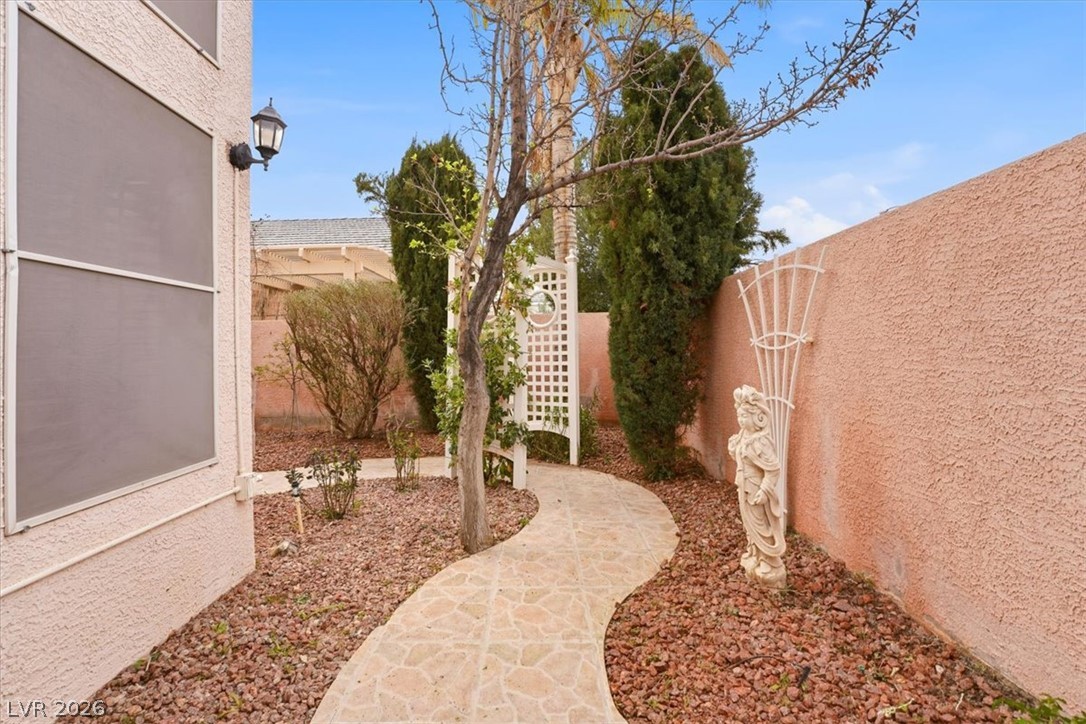 5251 Ladyhawk Way Property Photo 27