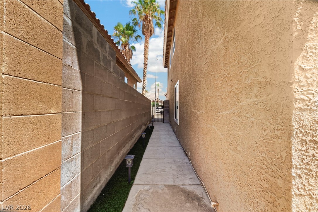 8875 Dove Cove Drive Property Photo 35