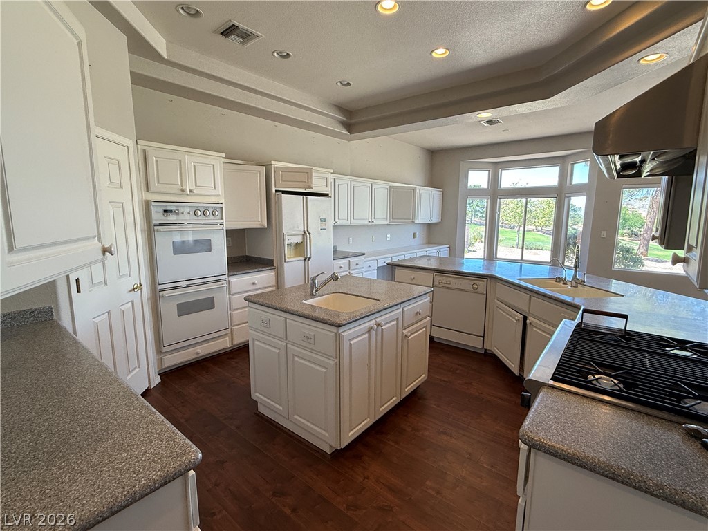 10216 Button Willow Drive Property Photo 12