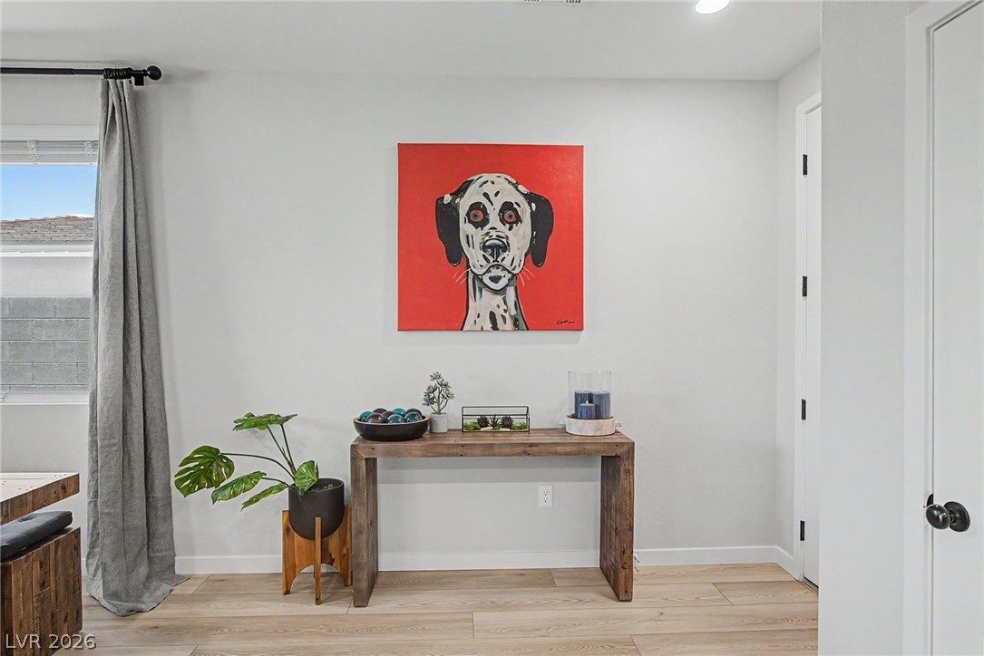 9386 Sequoia Ridge Avenue Property Photo 8