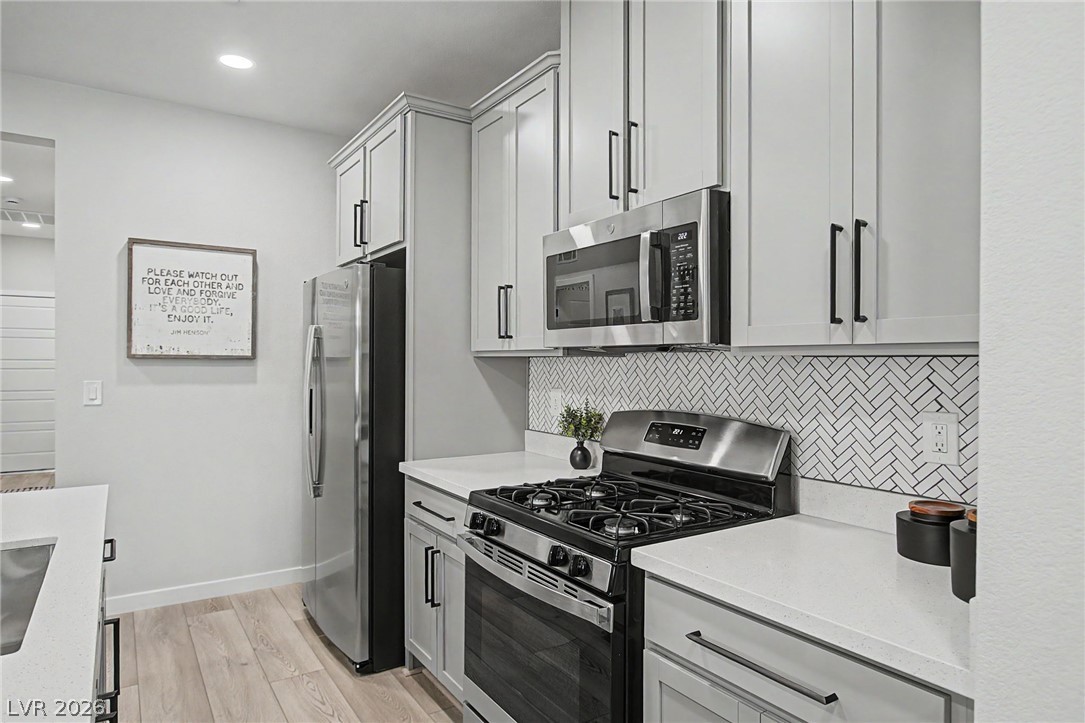 9386 Sequoia Ridge Avenue Property Photo 12