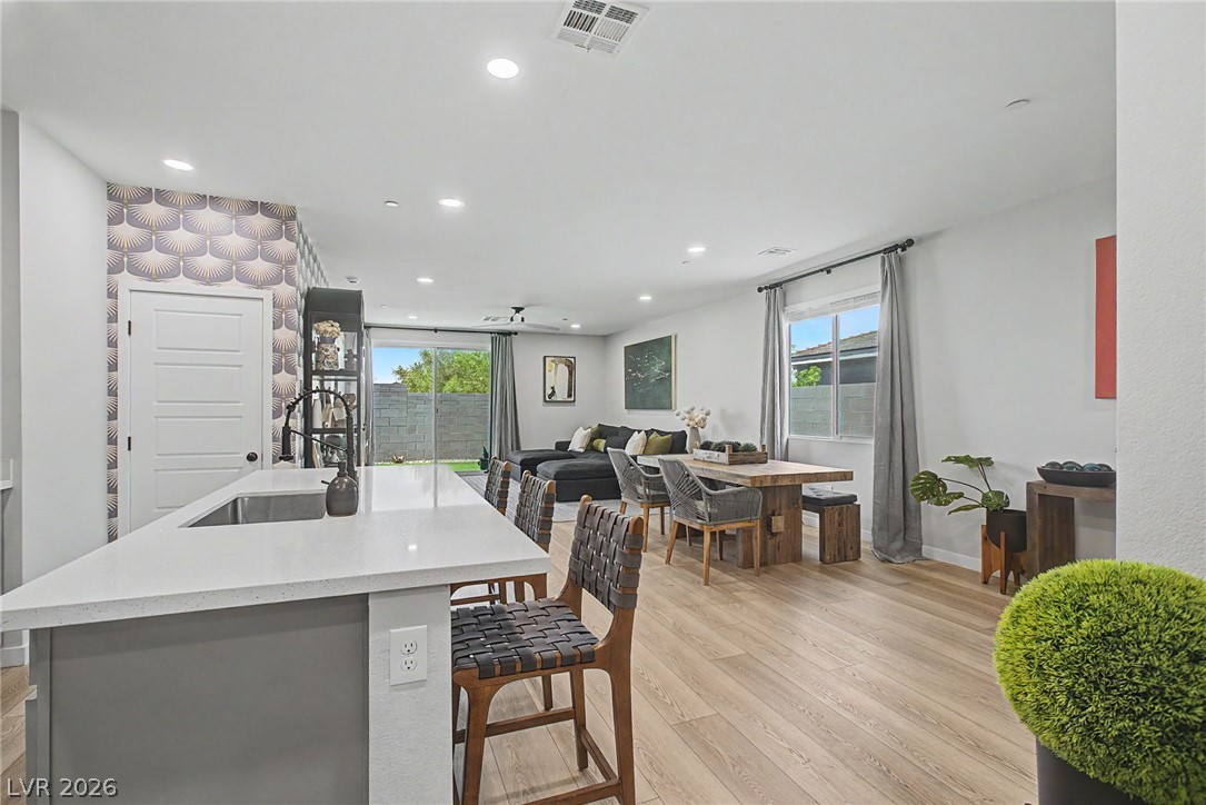 9386 Sequoia Ridge Avenue Property Photo 14