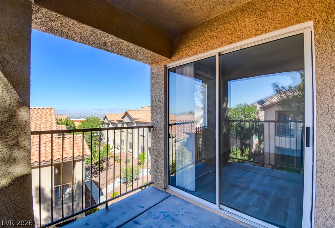 2110 Los Feliz Street 2084 Property Photo 15