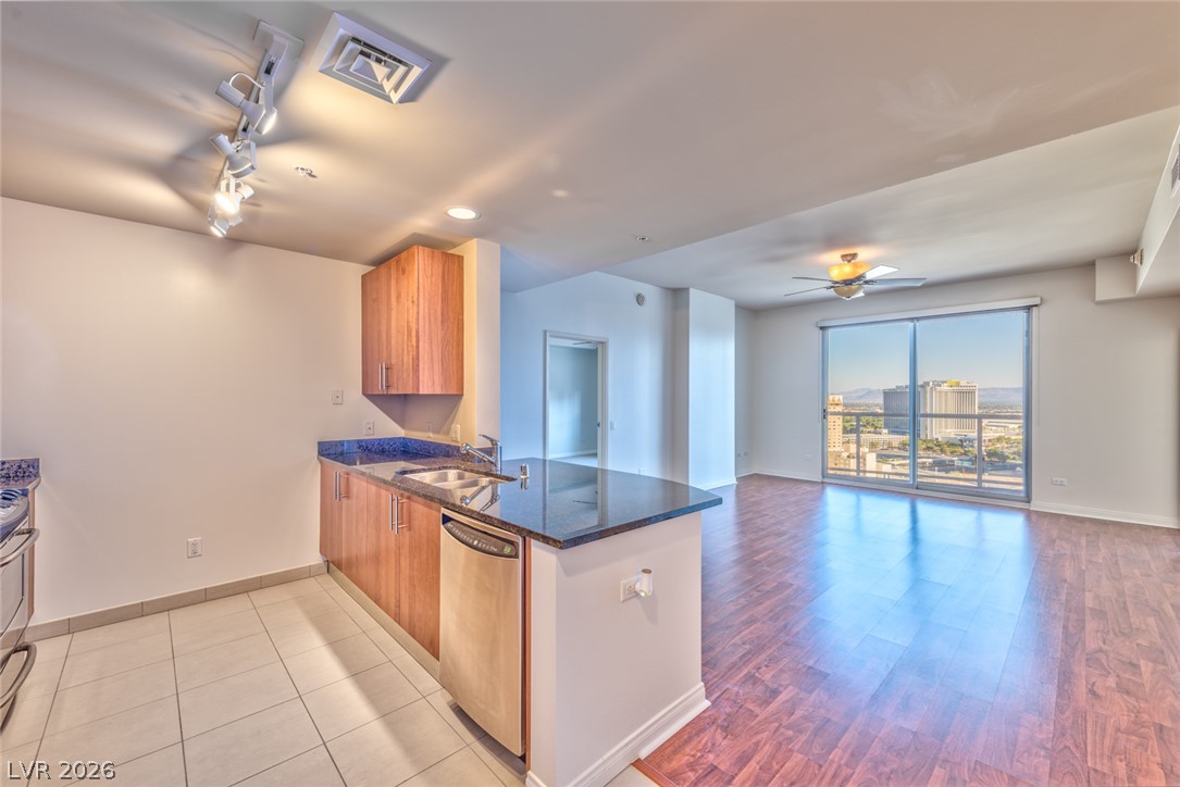 200 Sahara Avenue 2507 Property Photo 3