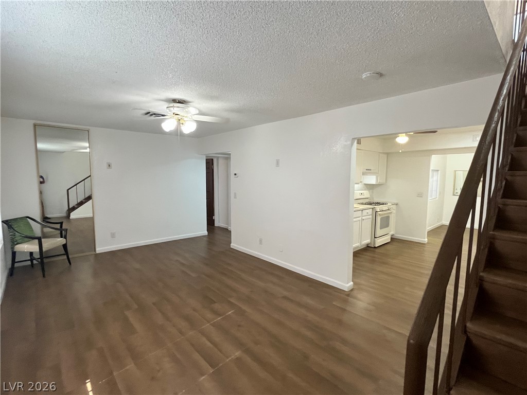 3974 Palos Verdes Street Property Photo 2