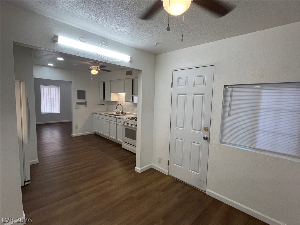 3974 Palos Verdes Street Property Photo 5