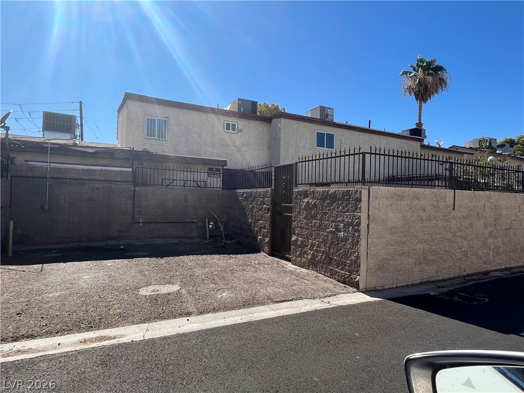 3974 Palos Verdes Street Property Photo 23