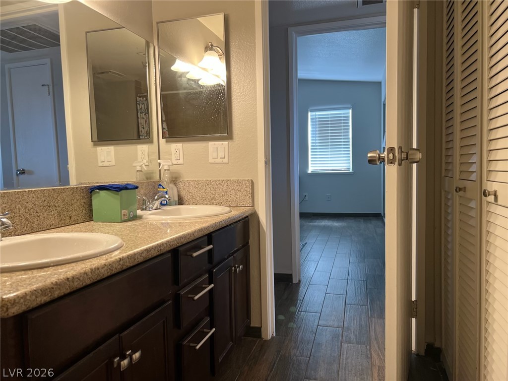 4704 Obannon Drive D Property Photo 10