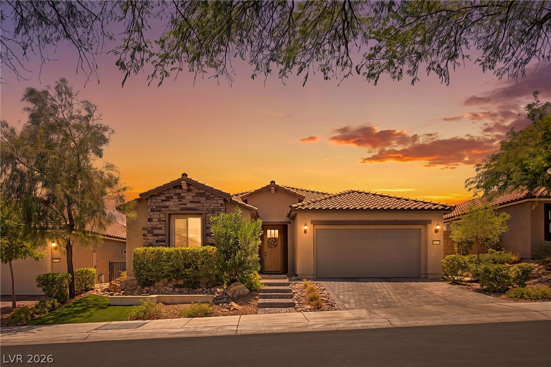 10433 Skye Paseo Avenue Property Photo 1