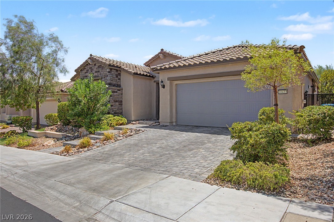 10433 Skye Paseo Avenue Property Photo 3