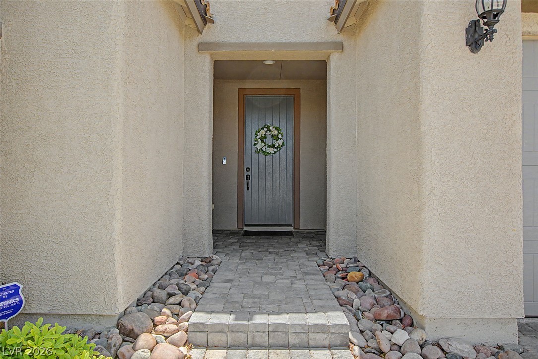 10433 Skye Paseo Avenue Property Photo 4
