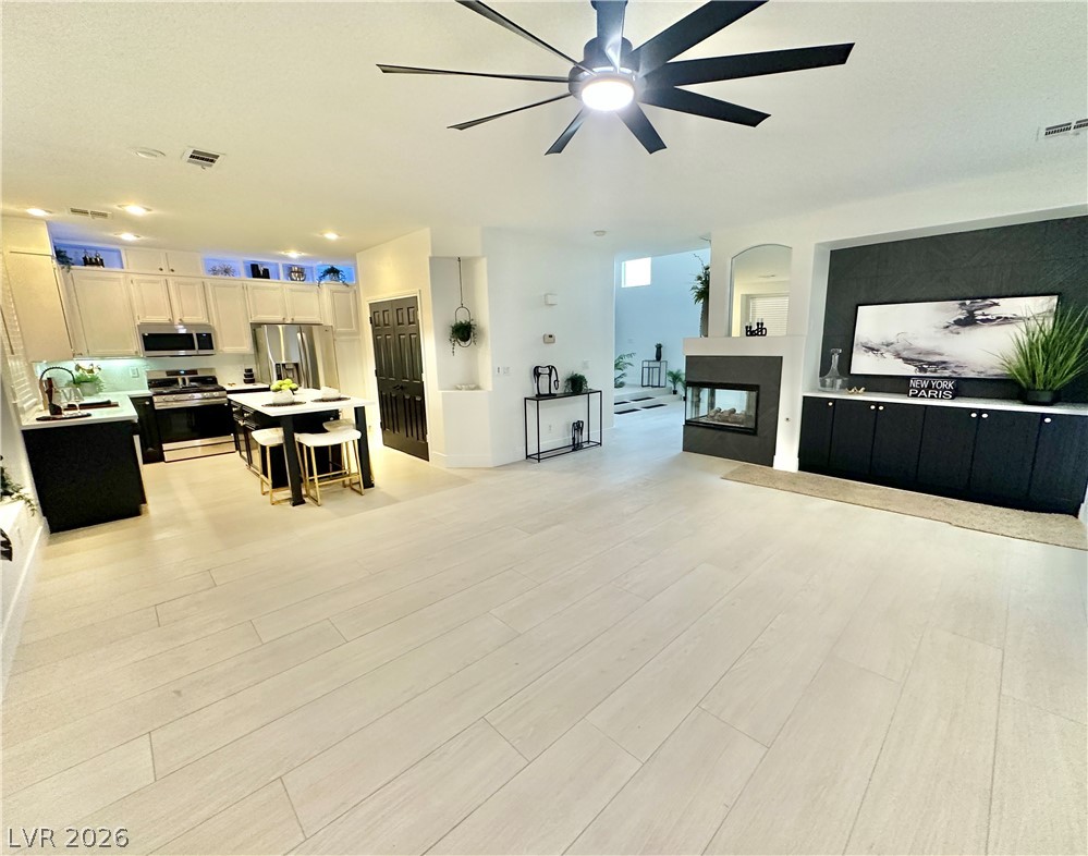 10637 Turquoise Valley Drive Property Photo 3