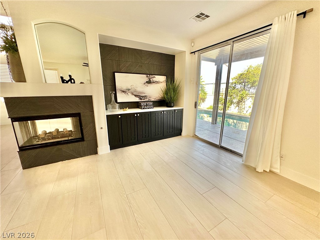 10637 Turquoise Valley Drive Property Photo 5
