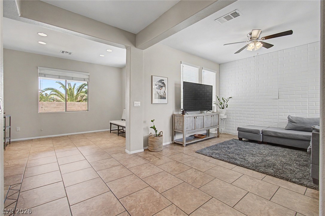 2424 Taragato Avenue Property Photo 8