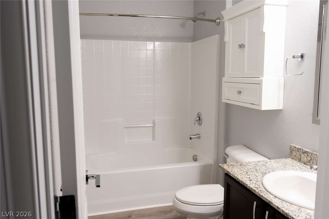 3896 East Garfield Drive Property Photo 9