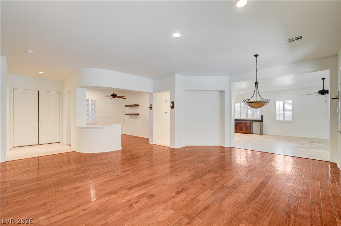 6641 Black Oaks Street Property Photo 3