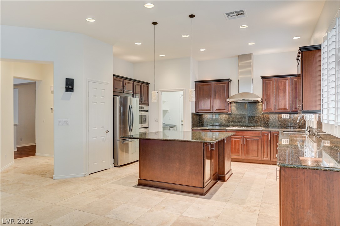 6641 Black Oaks Street Property Photo 4