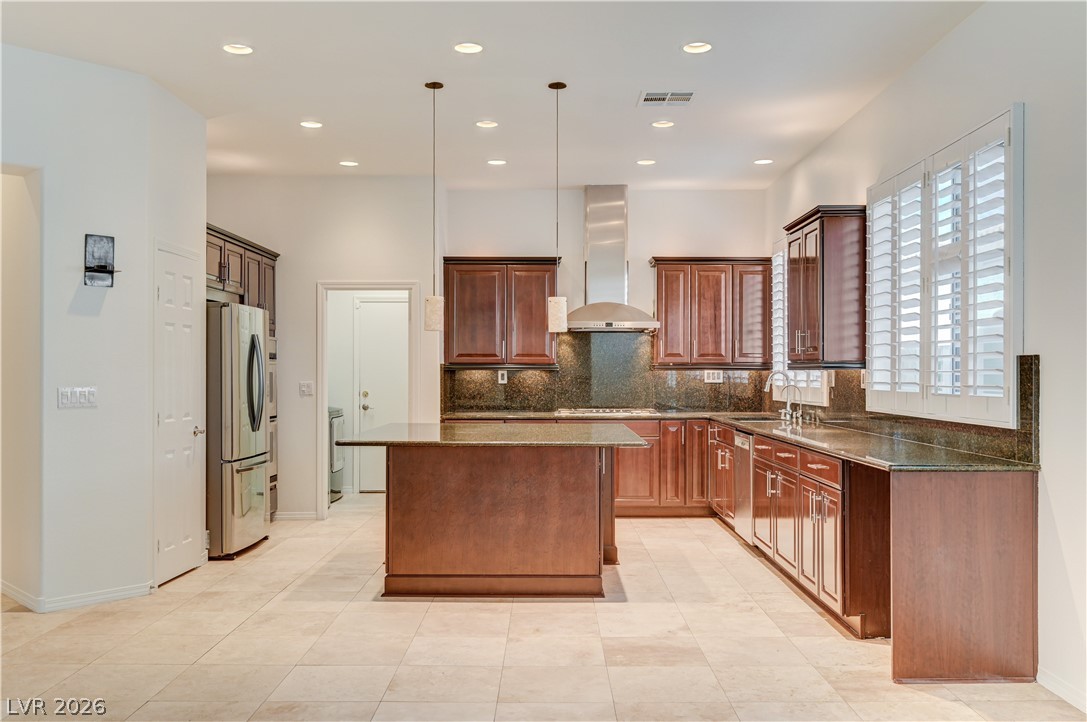 6641 Black Oaks Street Property Photo 5