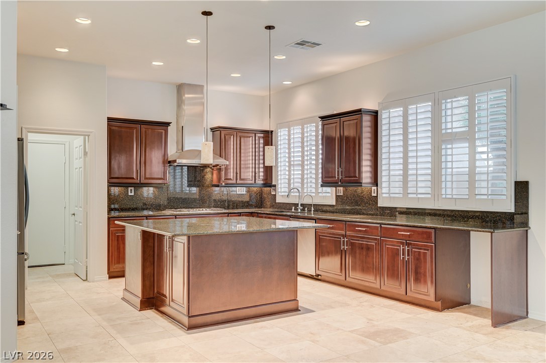 6641 Black Oaks Street Property Photo 6