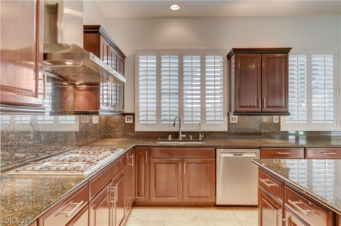 6641 Black Oaks Street Property Photo 7